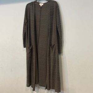 LuLaRoe Sarah gray size medium in great used condition barley worn